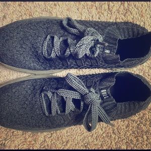 BLACK IVY KNIT RUNNER (WOMEN'S size 10)
